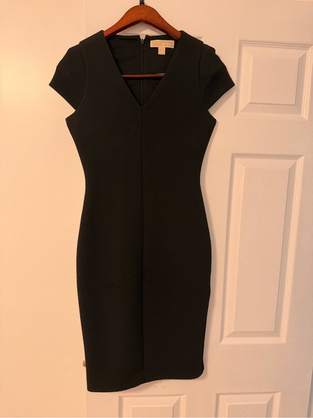 MICHAEL Michael Kors Black Textured V-Neck Midi Dress
